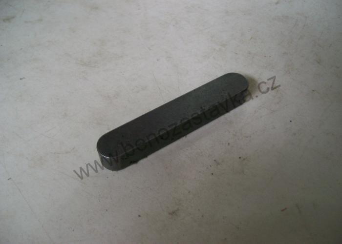 Pero 12x8x32 - Zetor 997916