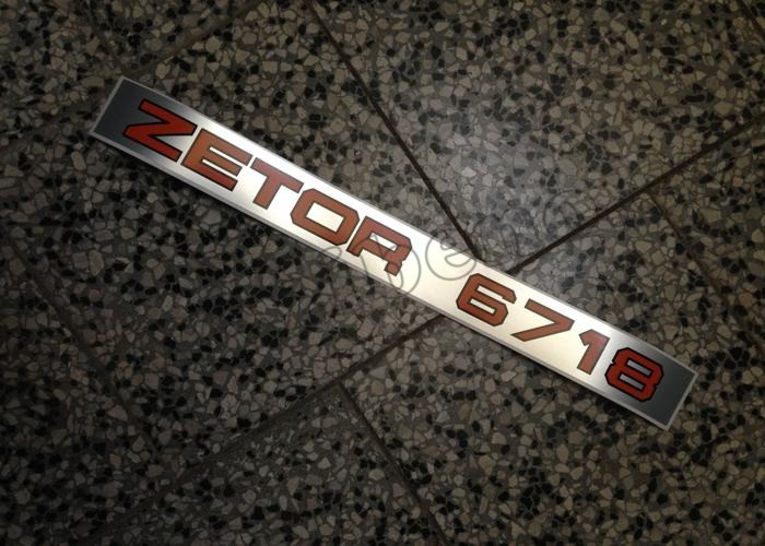 Nápis Zetor 6718