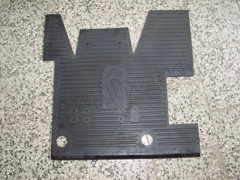 Zadní podlaha - Zetor URI