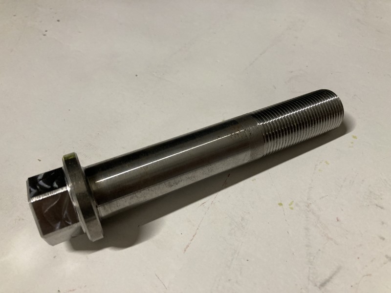 Šroub zadního náboje kola M20x1,5x110 - Zetor 25 A/K