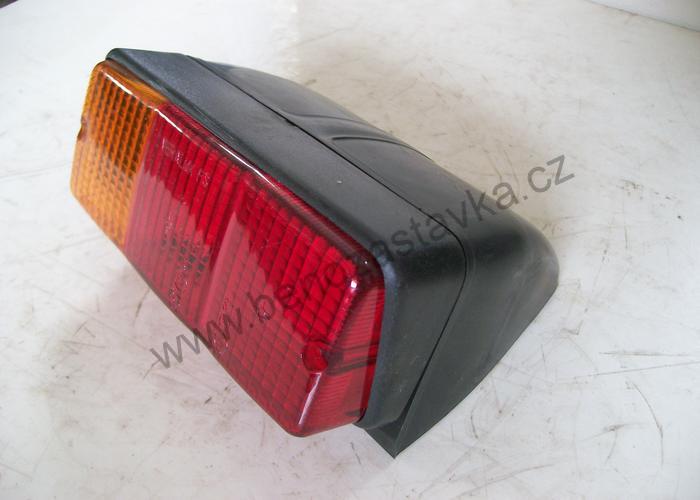 Levé zadní světlo s osvětlením SPZ - Zetor 2011 3011 4011