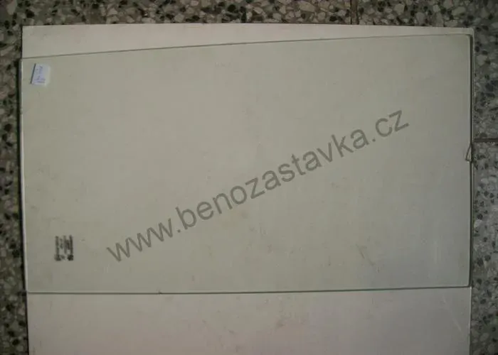 Sklo průhledu přední - Zetor 