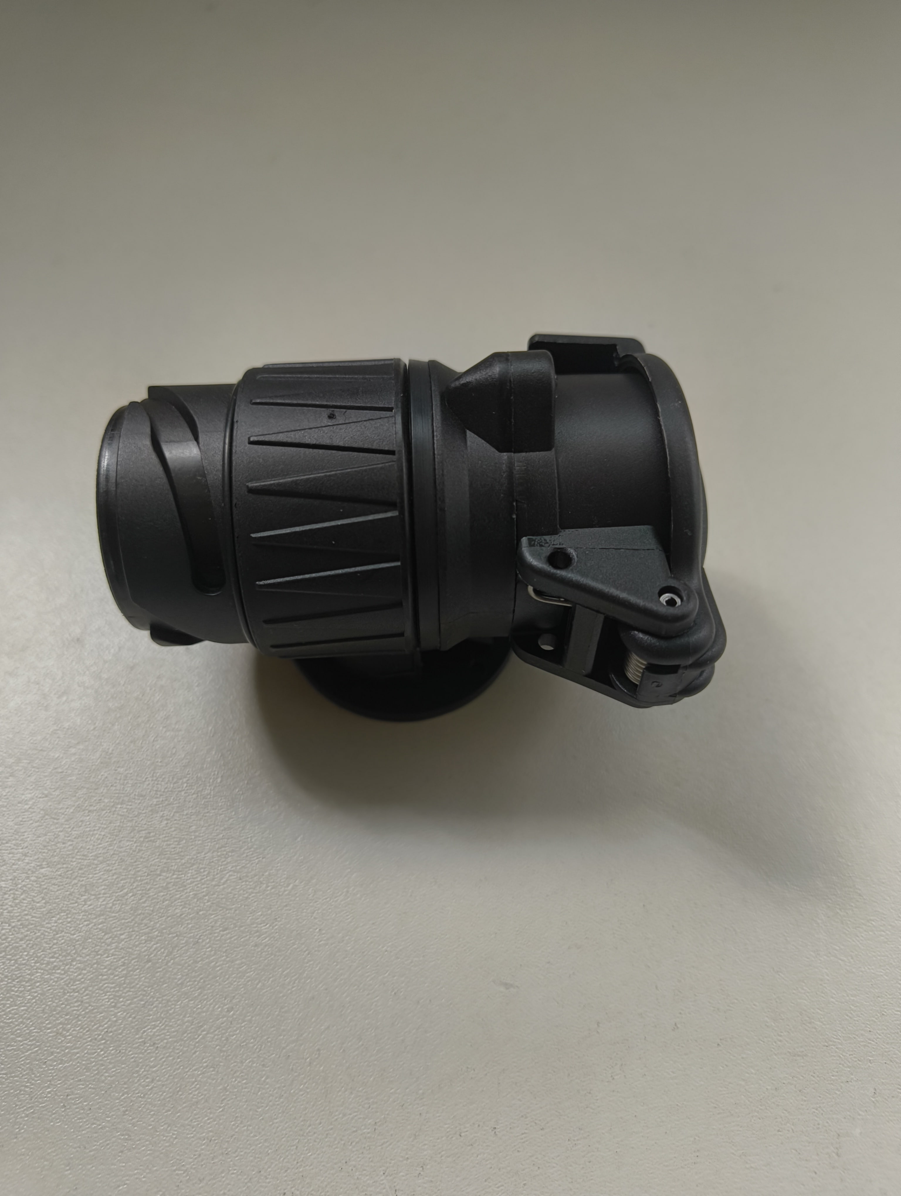Adaptér 13/7 pólů 12/24V