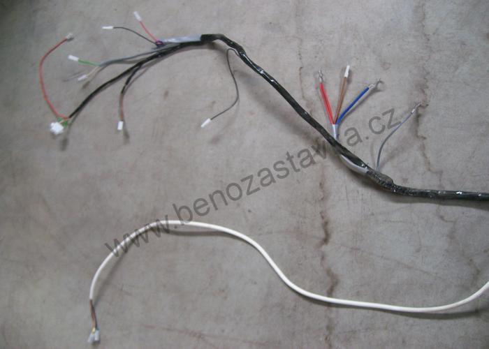 Svazek rozvodu elektroinstalace + pojistková skříň - Zetor URI