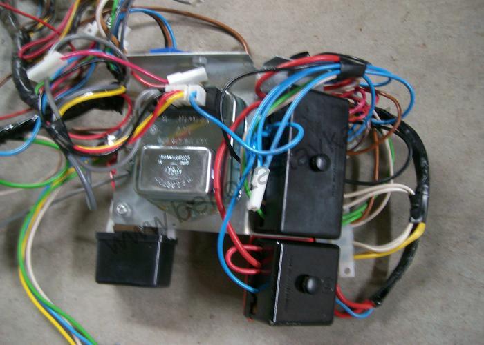 Svazek rozvodu elektroinstalace + pojistková skříň - Zetor URI