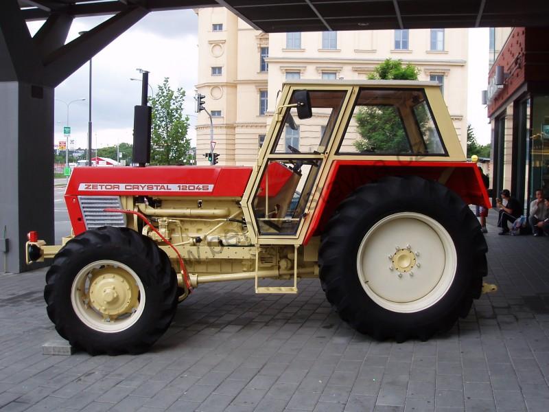 Nápis boční levý 12045 - Zetor URII